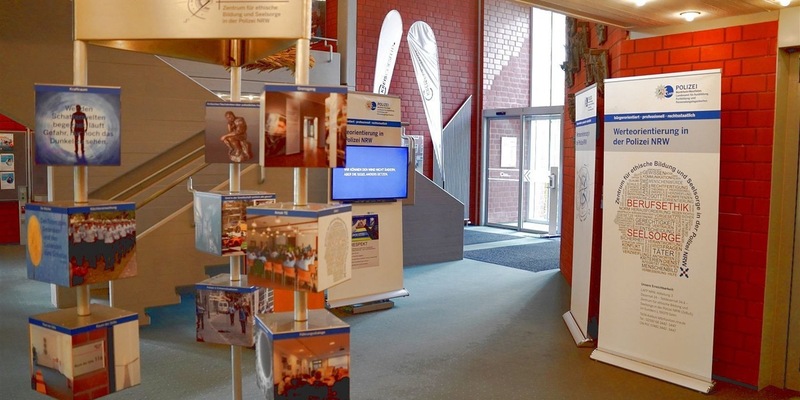 POL-COE: Kreis Coesfeld/ Wanderausstellung im Kreishaus eröffnet - Foto: presseportal.de