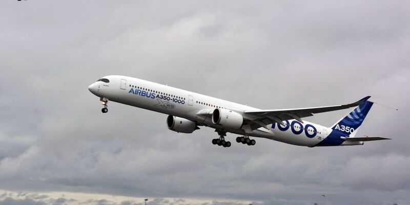 Ein Airbus A350-1000 hebt ab. - Foto: Airbus / J.V. Reymondon / Handou/AIRBUS/dpa