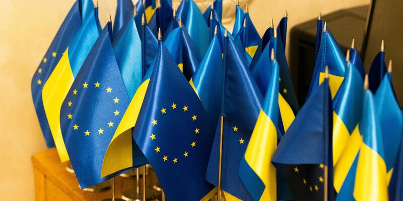 Die EU-Kommission legt einen Bericht über die jüngsten Fortschritte der Ukraine auf ihrem Weg in die EU vor. - Foto: Philipp von Ditfurth/dpa-ENR-Pool/dpa