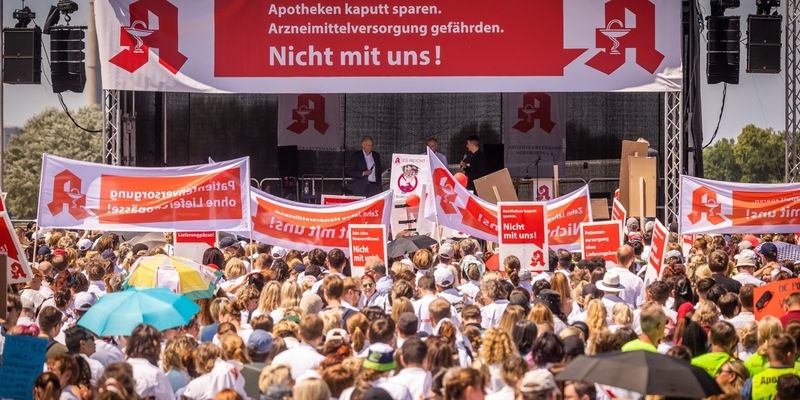 Kundgebung und Demonstration: Apotheken an Rhein und Ruhr bleiben am 15. November geschlossen / Versorgung der Bevölkerung mit Arzneimitteln ist durch Notdienst-Apotheken gesichert - Foto: presseportal.de