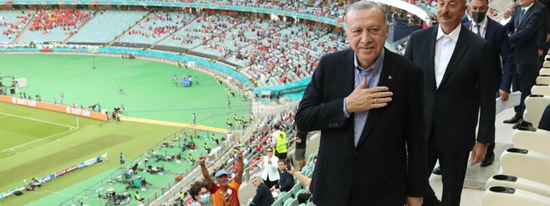 Der türkische Präsident Erdogan wird zum EM-Viertelfinale der Türkei gegen die Niederlande in Berlin erwartet.  - Foto: Mcm/Turkish Presidency/dpa