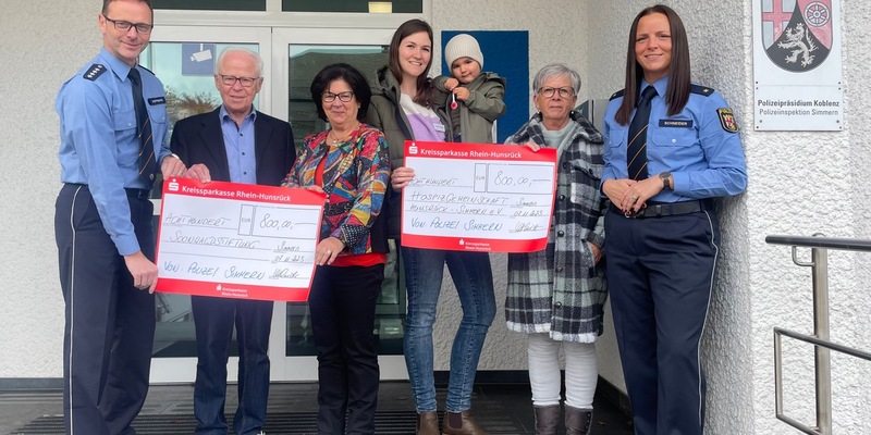 POL-PDKO: Spendenübergabe bei der Polizeiinspektion Simmern - Foto: presseportal.de