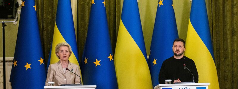 EU-Kommissionspräsidentin Ursula von der Leyen und der ukrainische Präsident Wolodymyr Selenskyj vergangene Woche in Kiew. - Foto: Philipp von Ditfurth/dpa-ENR-Pool/dpa