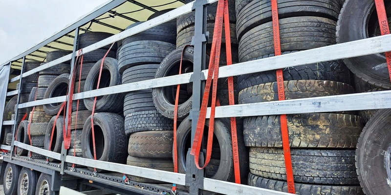 POL-KS: Große Lkw-Kontrolle an Autobahn 7: Die Hälfte musste stehen bleiben; Transporter um 89% überladen - Foto: presseportal.de