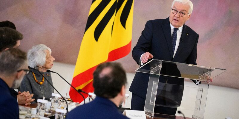 Bundespräsident Frank-Walter Steinmeier hatte Juden und Muslime, Israelis und Palästinenser ins Schloss Bellevue eingeladen. - Foto: Bernd von Jutrczenka/dpa