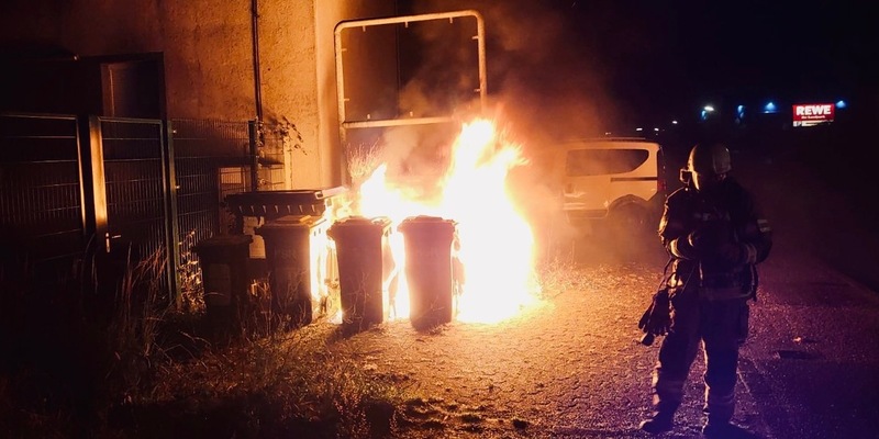 FW-RE: Mehrere Kleinbrände in den frühen Donnerstagsstunden - Foto: presseportal.de