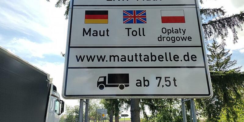 Hinweisschild auf LKW-Maut (Archiv) - Foto: über dts Nachrichtenagentur