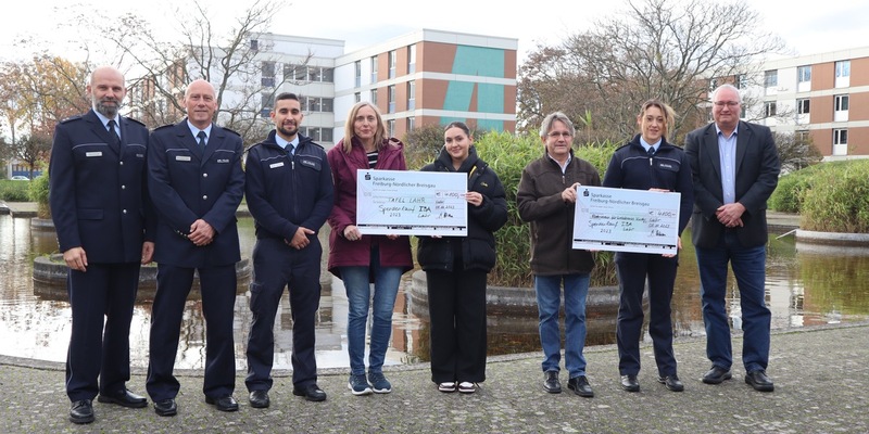 POL-HfPolBW: Spendenübergabe bei der Hochschule für Polizei Baden-Württemberg -Institutsbereich Ausbildung Lahr - Foto: presseportal.de