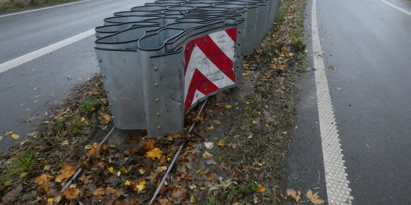 POL-OL: ++ Verkehrsunfallflucht nach Unfall mit hohem Sachschaden von ca. 30.000 EUR ++ Zeugenaufruf ++ - Foto: presseportal.de