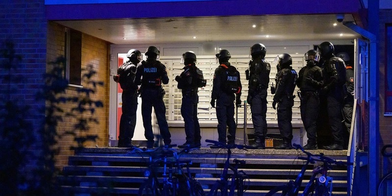 DPolG Niedersachsen: Einführung einer Flexibilitätszulage für Verfügungseinheiten und Bereitschaftspolizei / Die DPolG Niedersachsen fordert eine zeitgemäße Anpassung der Erschwerniszulagen. - Foto: presseportal.de