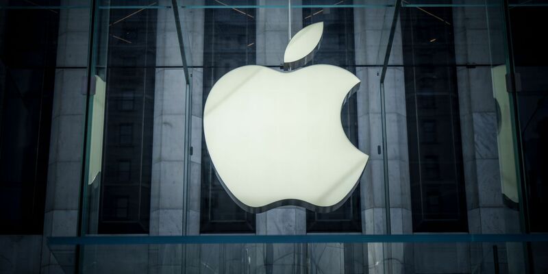 Das Logo von Apple: Dem Unternehmen droht ein neuer Prozess um eine Milliarden-Steuernachzahlung in Irland. - Foto: Michael Kappeler/dpa