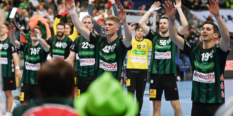 Die TSV Hannover-Burgdorf feierte einen Heimsieg gegen den THW Kiel. - Foto: Swen Pförtner/dpa