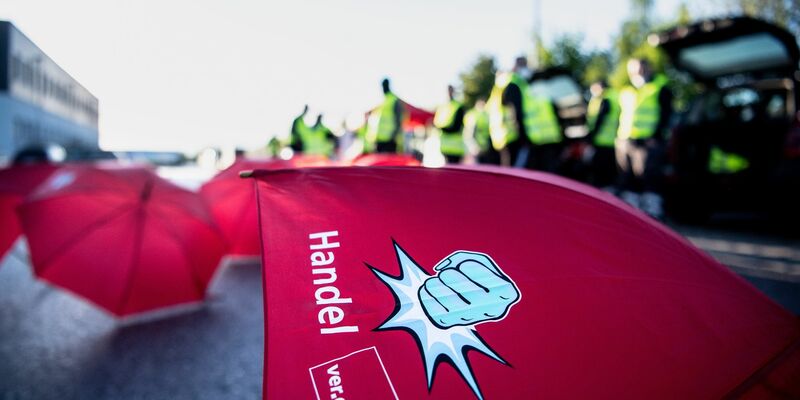 Streiks vor Weihnachtszeit sind ein Druckmittel. - Foto: Matthias Balk/dpa