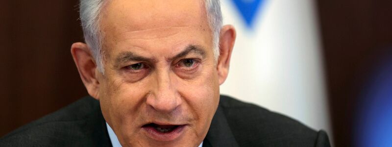 Israels Regierungschef Benjamin Netanjahu spricht eine drastische Warnung an die Hisbollah aus. - Foto: Abir Sultan/Pool EPA/AP/dpa