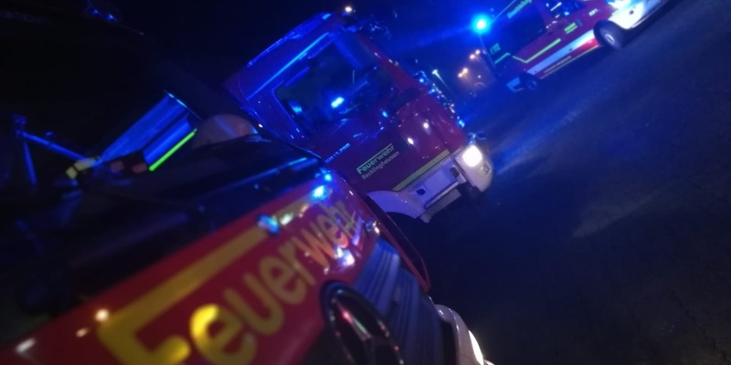 FW-RE: Brennende Müllbehälter führen zu Verrauchung eines Wohngebäudes - Foto: presseportal.de