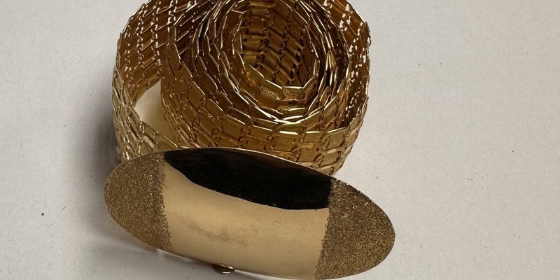 HZA-HB: Zoll verhindert Goldschmuggel / Reisender am Bremer Flughafen hatte einen Gürtel aus Gold dabei - Foto: presseportal.de