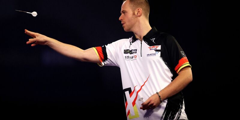 Für Max Hopp geht ein enttäuschendes Darts-Jahr ohne WM zu Ende. - Foto: Steven Paston/Press Association/dpa