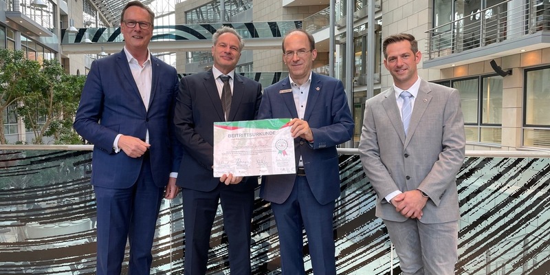 Erstes Kreditinstitut im Präventionsnetzwerk - Stadtsparkasse Wuppertal tritt #sicherimDienst bei - Foto: presseportal.de