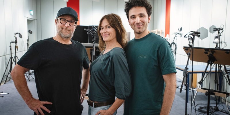 Neues Team vom NDR für ARD Radio Tatort- mit Nina Kronjäger, David Vormweg, Hanna Plaß und Bjarne Mädel / Sendung: 19. November, 19.00 Uhr, NDR Kultur I ARD-Audiothek bereits vorab ab 10. November - Foto: NDR / Weiterer Text über ots und www.presseportal.de/nr/6561 / Die Verwendung dieses Bildes für redaktionelle Zwecke ist unter Beachtung aller mitgeteilten Nutzungsbedingungen zulässig und dann auch honorarfrei. Veröffentlichung ausschließlich mit Bildrec