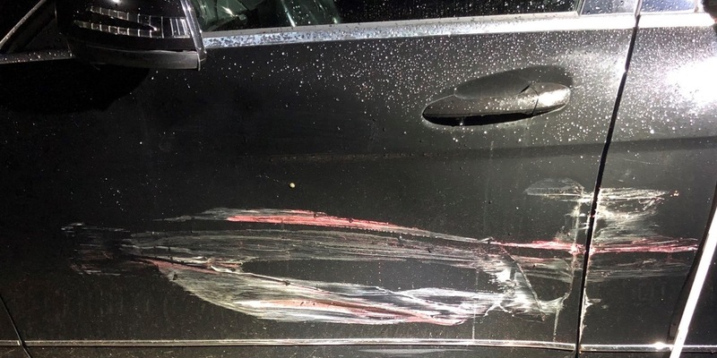 POL-PDKL: Wer hat den Mercedes beschädigt? - Foto: presseportal.de