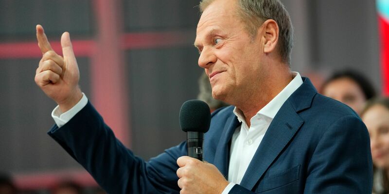 «Wir haben uns auf vier Jahre guter, harter und solidarischer Arbeit geeinigt», sagt Donald Tusk. - Foto: Petr David Josek/AP