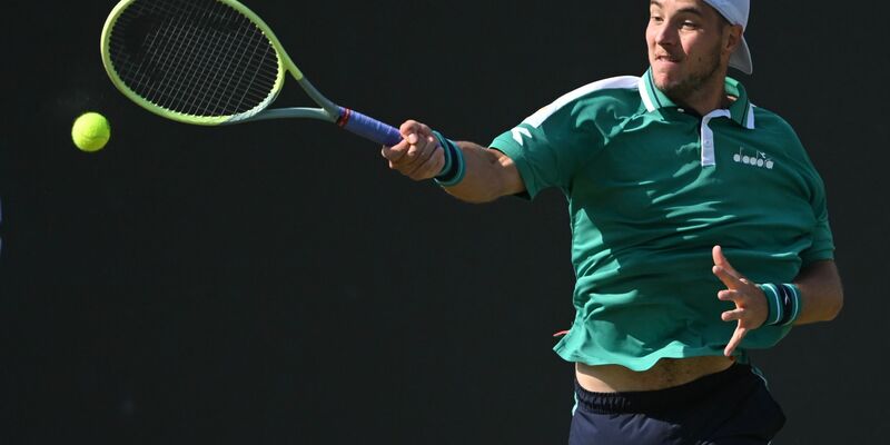 Jan-Lennard Struff verlor sein Halbfinale gegen Jack Draper in zwei Sätzen. - Foto: Marijan Murat/dpa/Archivbild