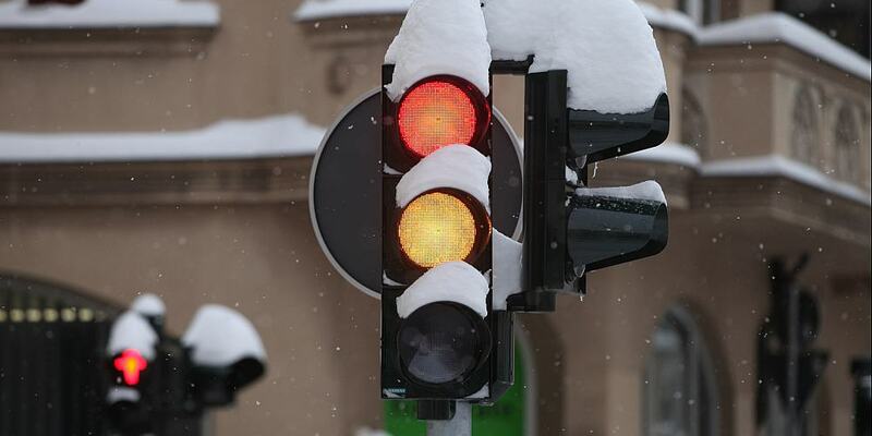 Verschneite Ampel (Archiv) - Foto: über dts Nachrichtenagentur