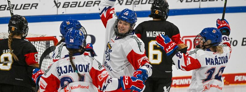 Eishockey-Bundestrainer Harold Kreis muss bei der WM in der Abwehr auf wichtige Spieler verzichten. - Foto: Armin Weigel/dpa