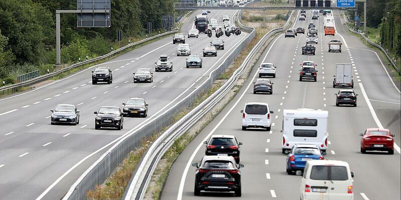 Autobahn (Archiv) - Foto: über dts Nachrichtenagentur