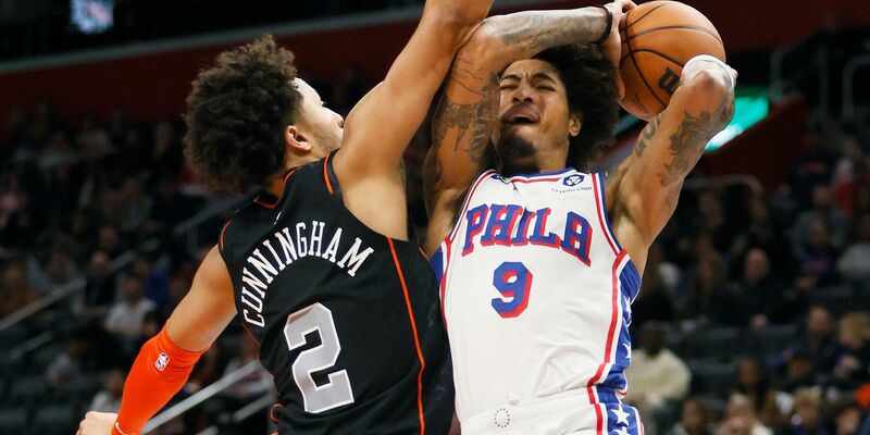 Philadelphia-Guard Kelly Oubre Jr. (9) zieht gegen Detroits Cade Cunningham (2) zum Korb. - Foto: Duane Burleson/AP/dpa