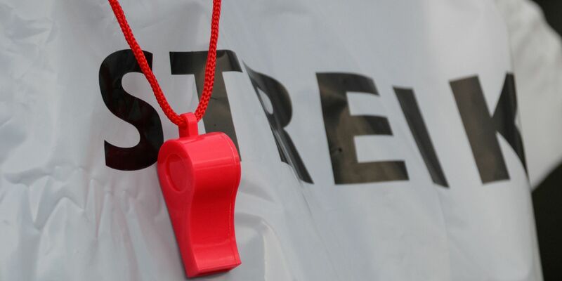 Im Tarifstreit des öffentlichen Dienstes werden Beschäftigte der Länder in den nächsten Tagen und Wochen zu Warnstreiks und Protestaktionen aufgerufen. - Foto: Robert Michael/dpa