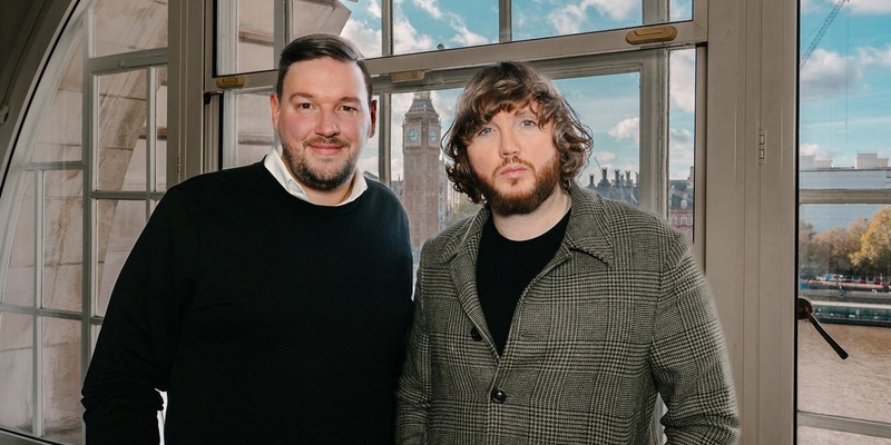 YouTube goes Charity / Channel Aid - live in Concert by JBL präsentiert: Britischer Sänger James Arthur gemeinsam mit dem Lufthansa Orchester am 12. Januar 2024 in der Elbphilharmonie Hamburg - Foto: presseportal.de