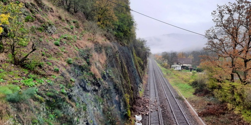 BPOL-KL: Erdrutsch beeinträchtigt Bahnverkehr - Foto: presseportal.de