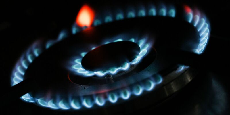 Der Bundestag hat eine Verlängerung der Energiepreisbremsen beschlossen. - Foto: Marijan Murat/dpa
