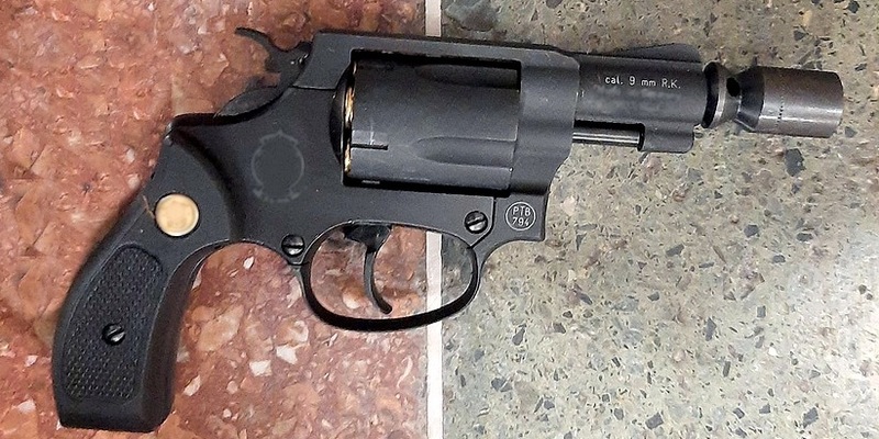 Bundespolizeidirektion München: Mit Schusswaffe bedroht / Bundespolizei nimmt bewaffnete Frau am Rosenheimer Bahnhof fest - Foto: presseportal.de