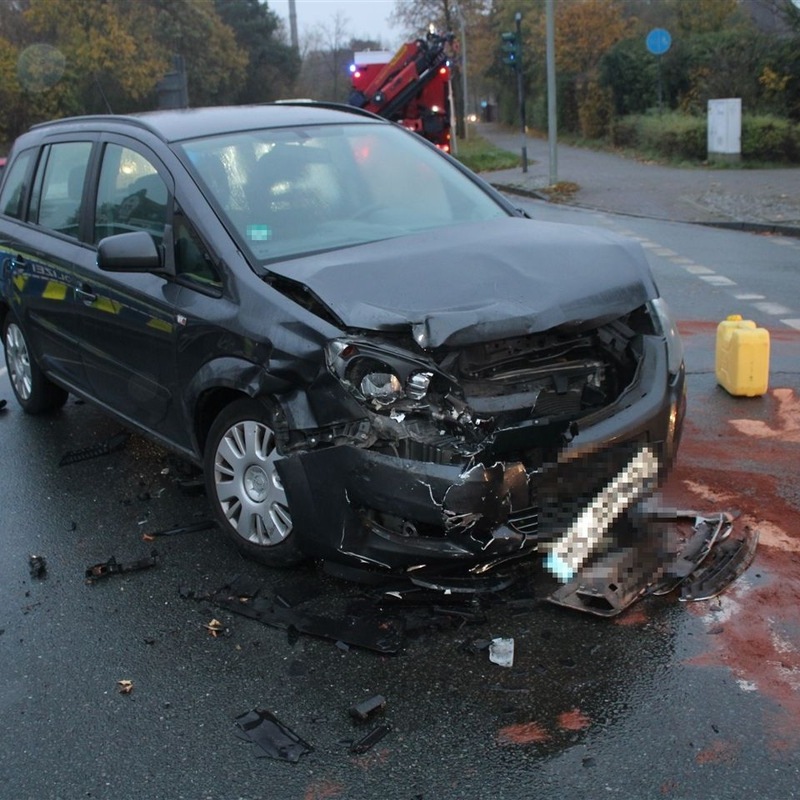 POL-COE: Lüdinghausen, Olfener Straße/ Autos kollidieren - Foto: presseportal.de