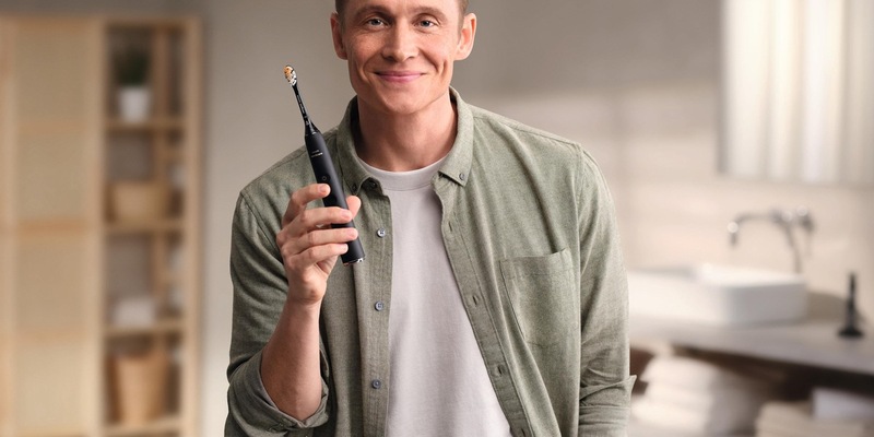 Philips Sonicare / 20x effektiver Zähneputzen: Matthias Schweighöfer zeigt wie es mit Philips Sonicare geht - Foto: presseportal.de