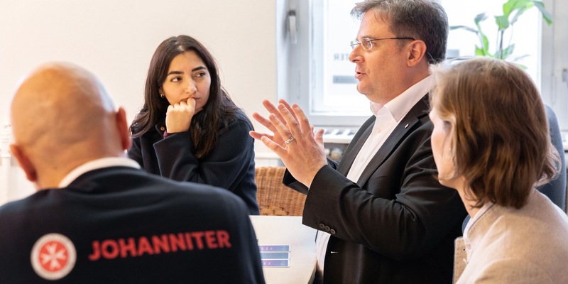 Besuch der Integrationsbeauftragten der Bundesregierung in Johanniter-Sprachcafé / Staatsministerin Reem Alabali-Radovan besucht Integrationsprojekt Ehrenamt vereint! in Berlin - Foto: presseportal.de