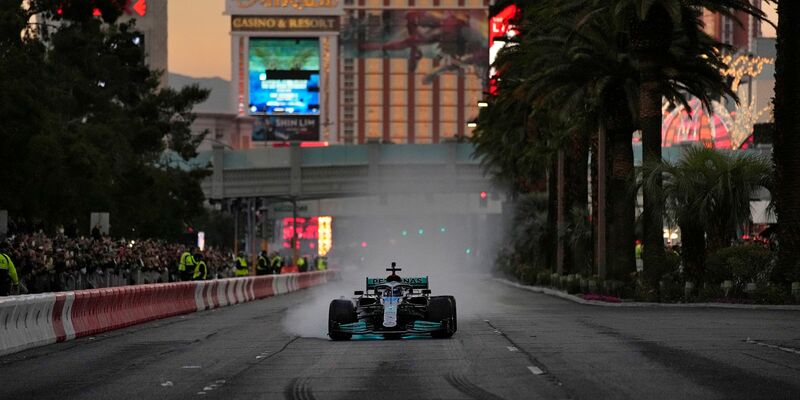 Ein Spektakel: Die Formel 1 zu Gast in Las Vegas. - Foto: John Locher/AP/dpa