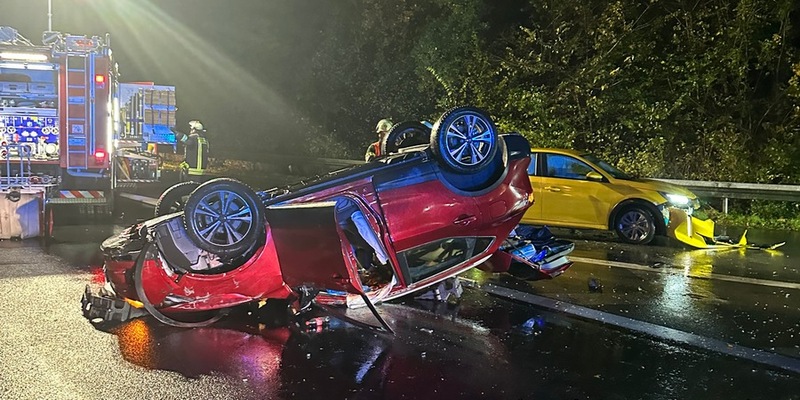 FW-DO: Verkehrsunfall auf der BAB45 - Auto bleibt auf dem Dach liegen - Foto: presseportal.de