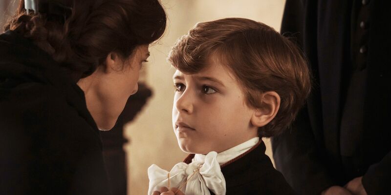 Enea Sala als der junge Edgardo Mortara und Barbara Ronchi als seine Mutter Marianna. - Foto: Anna Camerlingo/Pandora Filmverleih/dpa