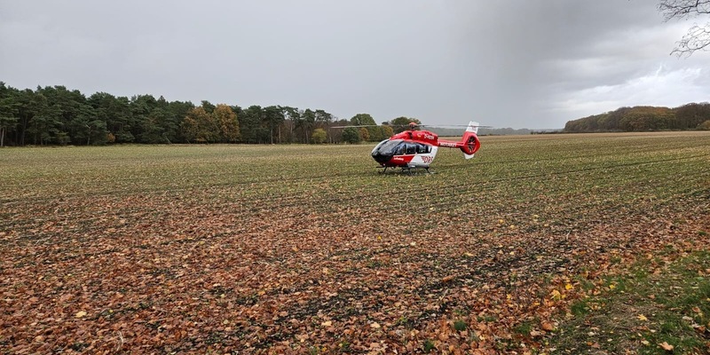 FW-ROW: Schwerer Verkehrsunfall auf K 205 - PKW wird völlig zerstört, eine Person eingeklemmt - Foto: presseportal.de