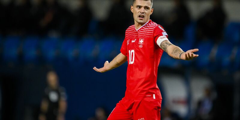 Die Schweiz verpasste beim 119. Länderspiel von Granit Xhaka die vorzeitige Qualifikation für die EM in Deutschland. - Foto: Laurent Gillieron/KEYSTONE/dpa