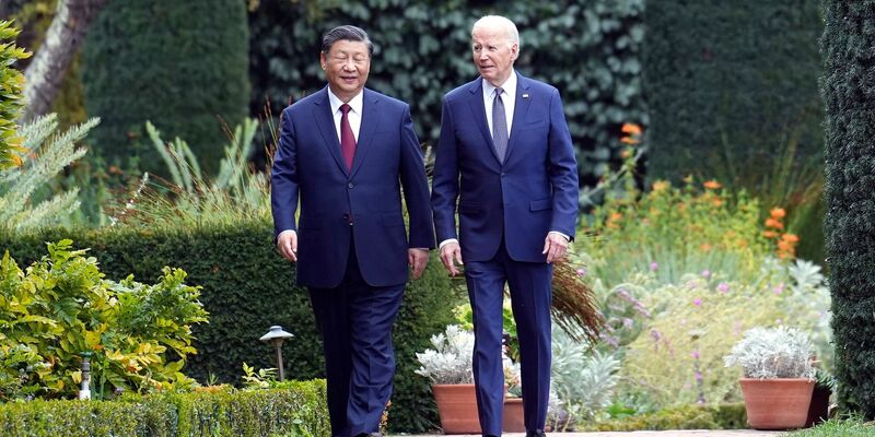 US-Präsident Joe Biden (r), und Chinas Staatschef Xi Jingping kamen zu Gesprächen in San Francisco zusammen. - Foto: Doug Mills/Pool The New York Times/AP/dpa