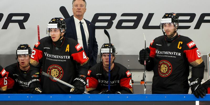 Einige Nationalspieler trugen bereits beim Deutschland Cup einen Halsschutz. - Foto: Christian Kolbert/dpa
