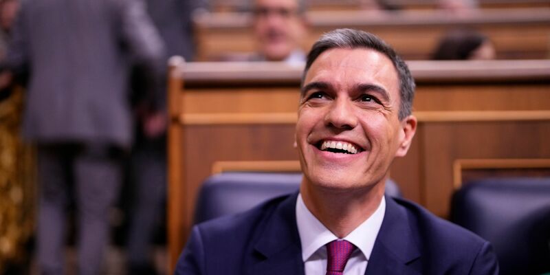 Pedro Sanchez, Ministerpräsident von Spanien, während der Amtseinführungsdebatte im spanischen Parlament. - Foto: Manu Fernandez/AP/dpa