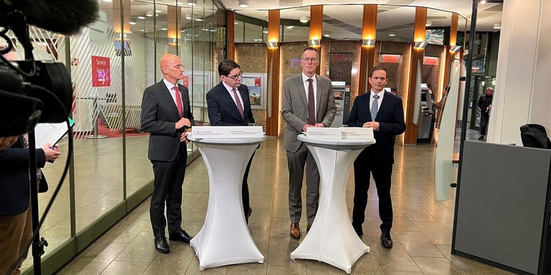 LKA-RP: Ebling/Hirsch/Germano: Nicht nachlassen im Kampf gegen Automatensprenger - Foto: presseportal.de