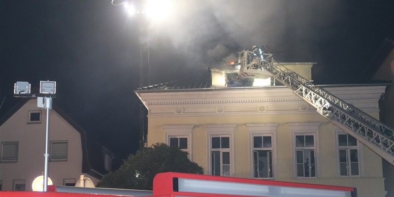 POL-HX: Drei Verletzte bei Wohnungsbrand in Höxter - Foto: presseportal.de
