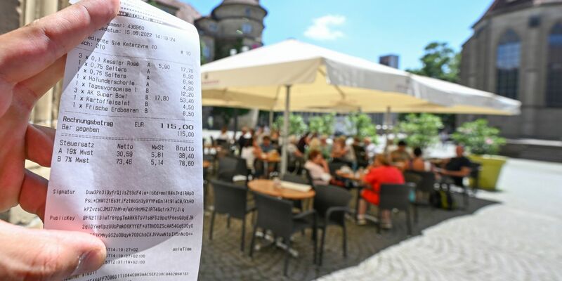 Die Mehrwertsteuer-Regelung wurde wegen der Energiekrise mehrmals verlängert, zuletzt bis Ende dieses Jahres. - Foto: Bernd Weißbrod/dpa