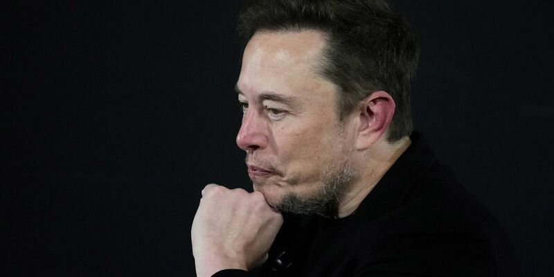 X-Besitzer Elon Musk zieht neue Vorwürfe auf sich, antisemitischen Ansichten Gehör zu verschaffen. - Foto: Kirsty Wigglesworth/PA Wire/dpa